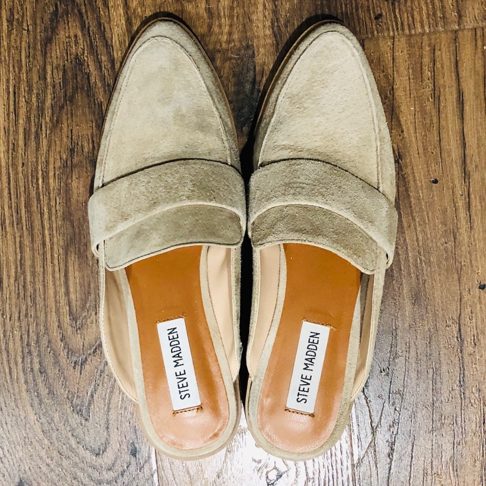 Steve Madden Nude Beige Suede Mules / Loafers